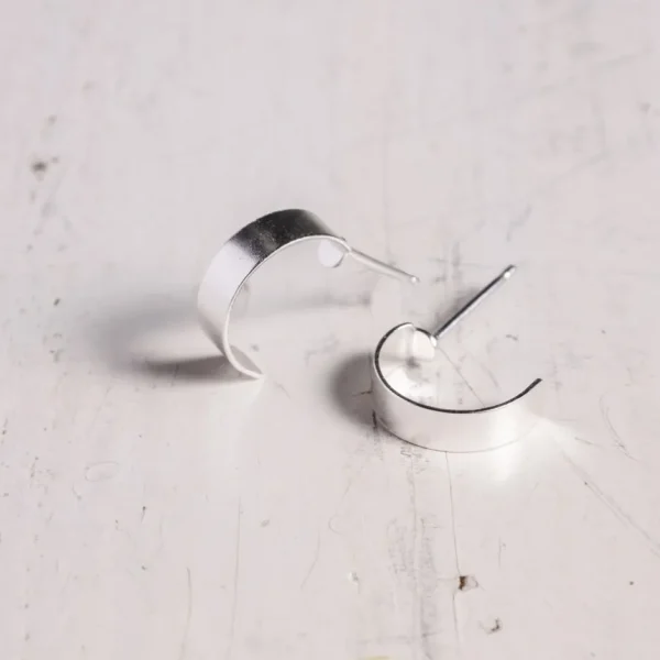 Silver Stories | Hopeakorut>Cailap Hopeakorvakorut pieni, leveä rengas